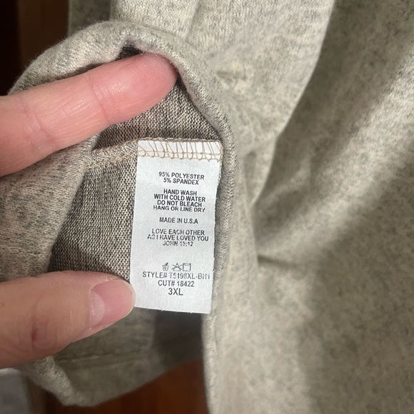 Reb in J oatmeal sweater - Picture 4 of 4